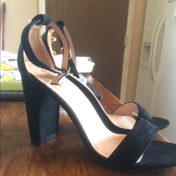 Black heels - Picture 1 of 4
